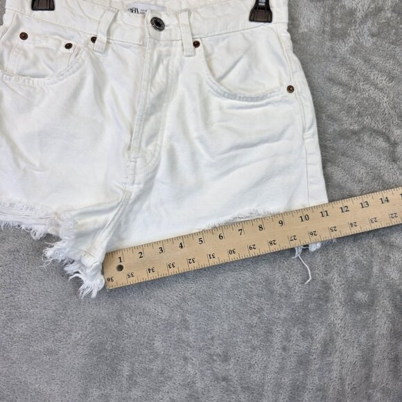 Zara Shorts Womens 6 White High Rise Denim Button Fly Raw Hem Cutoff Cotton - Picture 6 of 10